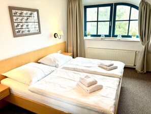 4 chambres, lit parapluie, Wi-Fi, draps fournis