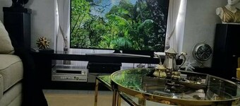 Safari tuendelee luxurious home