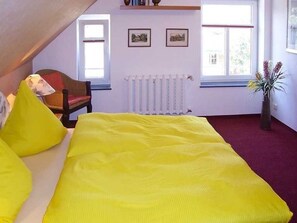 1 sovrum och sängkläder