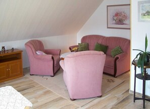 Unclassified image, 5 of 12, button