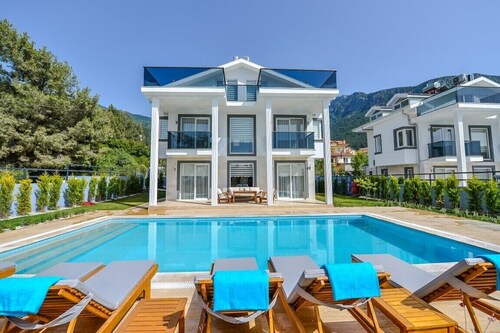 4 bedroom luxury villa sardunya in ölüdeniz fethiye