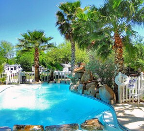 Pool - ♥Spacious**Open Waterfront*Great4Gatherings♥ (Kingsland)