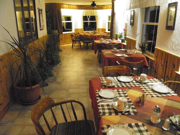 Daily full breakfast for a fee