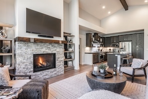 TV, fireplace - Modern Creekside Townhome with Private Hot Tub! Fireplace! (Mammoth Lakes)