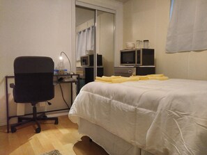 1 chambre, bureau, fer et planche à repasser, Wi-Fi gratuit
