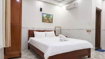 Desk, iron/ironing board, free WiFi