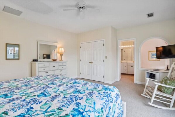 4 bedrooms, iron/ironing board, free WiFi, bed sheets