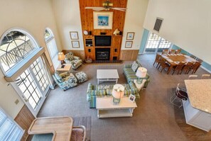 TV, fireplace - 2 blocks to Ships Watch beach access - The Borden (Duck)