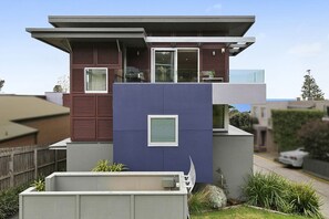 Exterior - Surf Central (Lorne)