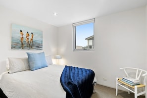 Unclassified image, 4 of 14, button - Surf Central (Lorne)