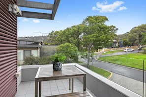 Unclassified image, 2 of 14, button - Surf Central (Lorne)