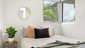 3 bedrooms, iron/ironing board, Internet, bed sheets