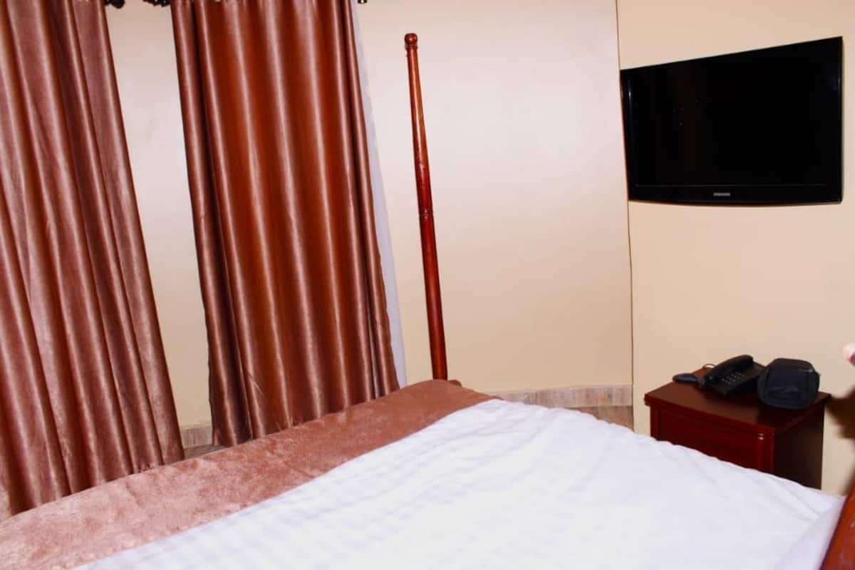 Desk, bed sheets