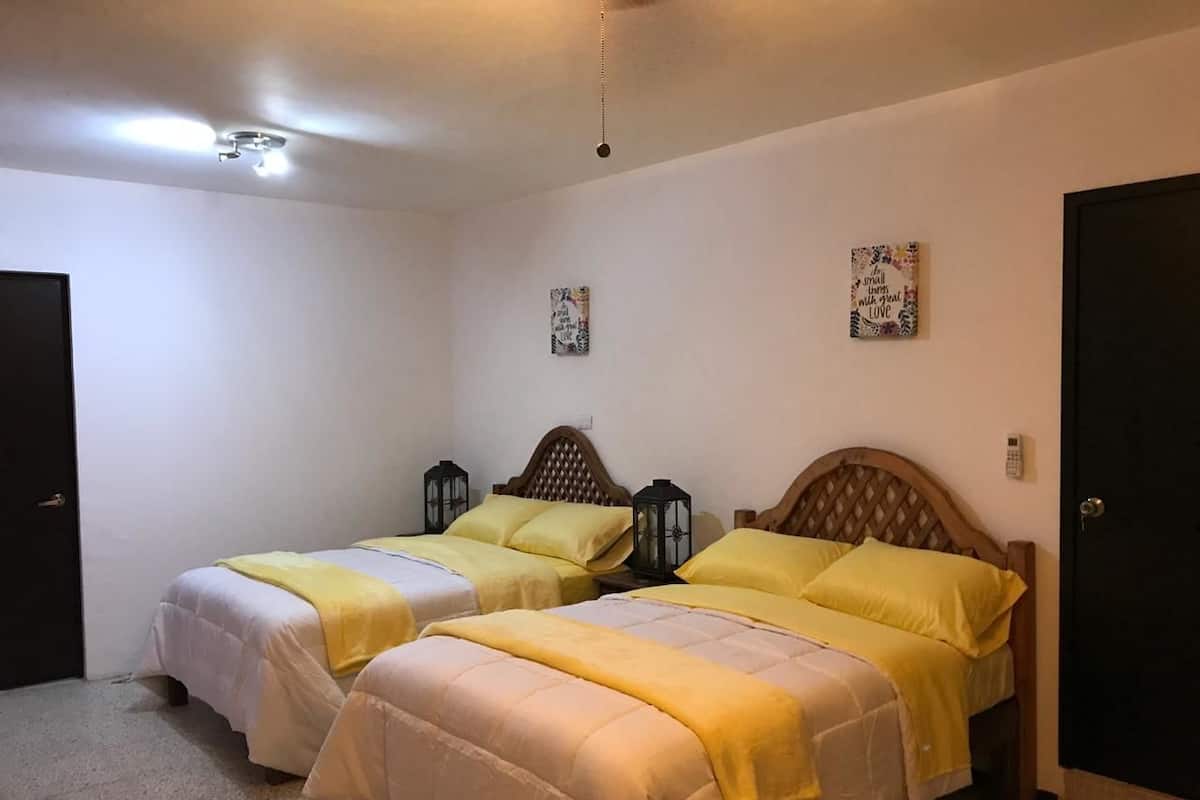 Habitación Confort doble | Decoración individual, mobiliario individual, cortinas opacas