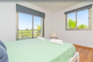 2 soverom, strykejern/-brett, reiseseng for barn og wi-fi (inkludert)