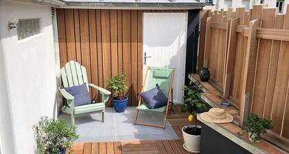 Maison de charme avec terrasse, plein centre, 300 m plage, proximité gare