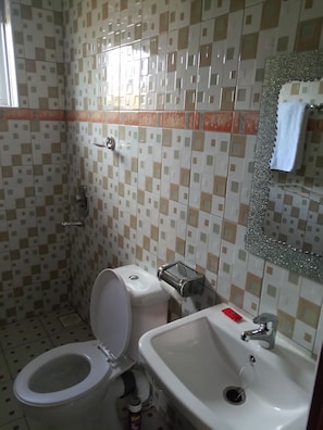 Bathroom - Ox's Suites (Soroti)