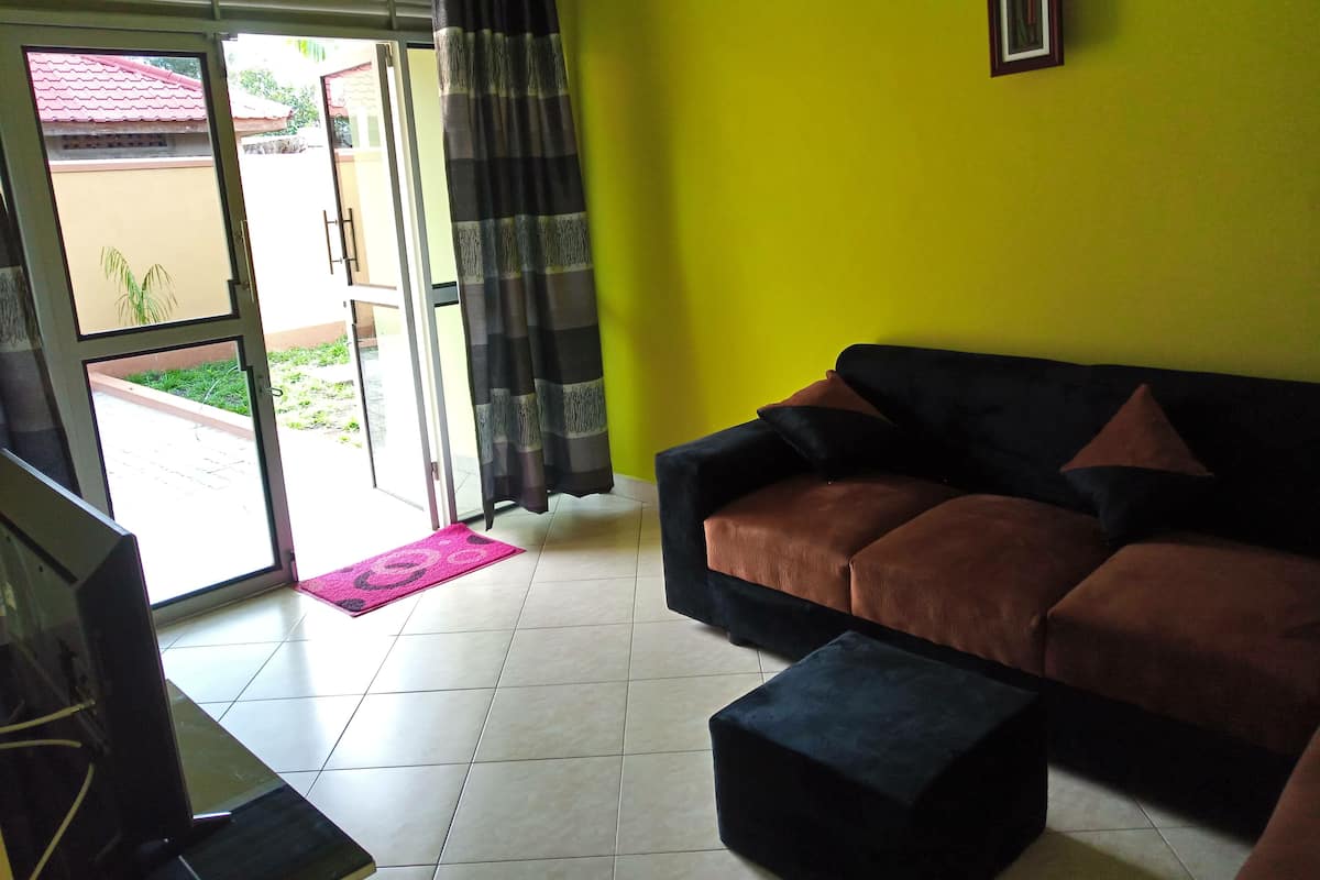 Suite | Living area | Flat-screen TV