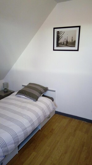 3 chambres, fer et planche Ă repasser, Wi-Fi, draps fournis