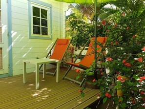 Terrace/patio - Furnished bungalow on the edge of the Reunion Lagoon (La Saline-Les-Bains)