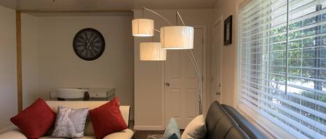 Téléviseur, Netflix, livres, services de diffusion en continu