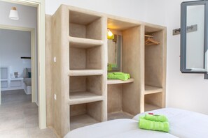 4 soverom, safe på rommet, strykejern/-brett og wi-fi