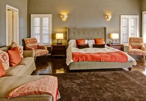 7 室のベッドルーム、アイロン / アイロン台、WiFi (無料)、ベッドシーツ