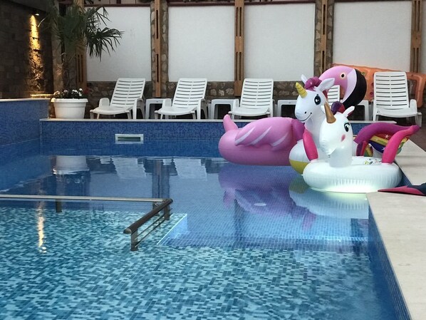 Seasonal outdoor pool - Villa Aurora (Varna)