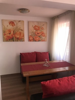 14 habitaciones, decoración personalizada y muebles diferentes 