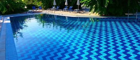 Outdoor pool, sun loungers