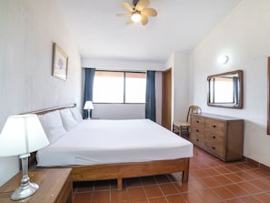 In-room safe, individually decorated, individually furnished, desk - La Rinconada Santa Fe (Xochitepec)