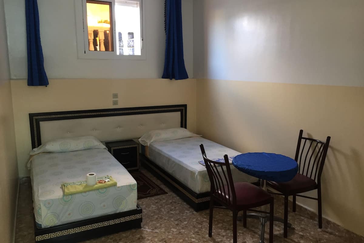 Basic Twin Room | 2 bilik tidur, katil lipat simpan/tambahan, Wi-fi percuma, cadar katil
