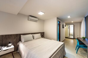 Superior Room, City View | Minibar, desk, blackout drapes, soundproofing - Hotel Mais1 (Campina Grande)