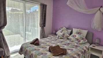 1 غرفة نوم ومكواة/لوح كي وواي فاي مجانًا وملاءات أسرّة