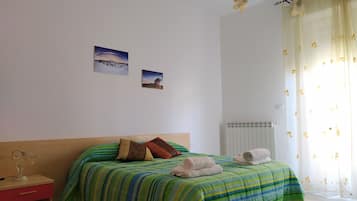 Quarto casal ou duplo clássico, banheiro privativo | 1 quarto, escrivaninha, camas extras/dobráveis (sobretaxa)