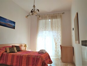 Classic Double or Twin Room, Private Bathroom | 1 bedroom, desk, rollaway beds, free WiFi - Casa Valentina (Linguaglossa)