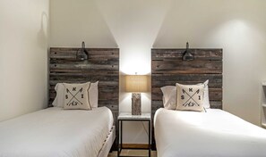 2 bedrooms, desk, iron/ironing board, WiFi