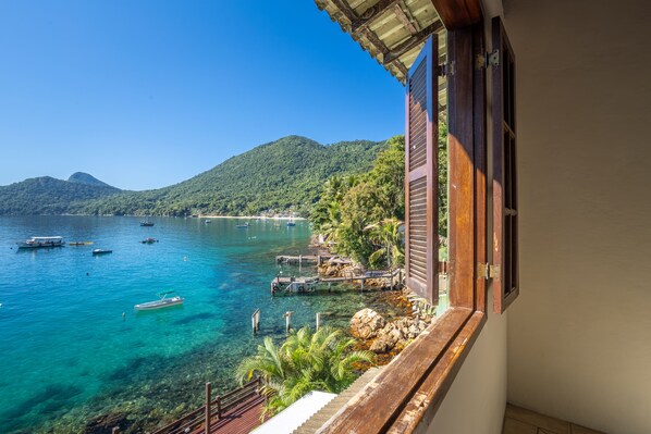 Family Room | Minibar, soundproofing, free WiFi - Pousada Cruzoé (Angra dos Reis)