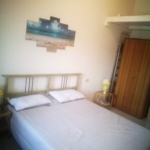 2 Schlafzimmer, Zimmersafe, Bügeleisen/Bügelbrett, Bettwäsche