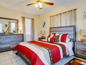 2 habitaciones, escritorio y tabla de planchar con plancha 