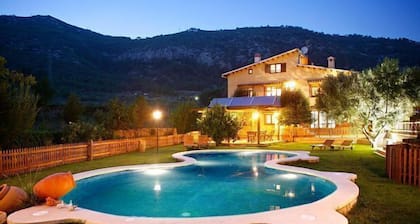 Self catering La Ginesta rural for 20 people