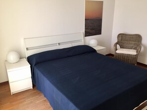 4 chambres, bureau, fer et planche à repasser, Wi-Fi gratuit