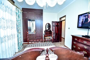 Classic Apartment, Sea View - ShasHomes (Kampala)