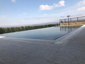 Outdoor pool - Kartepe Camp Hotel (Kartepe)