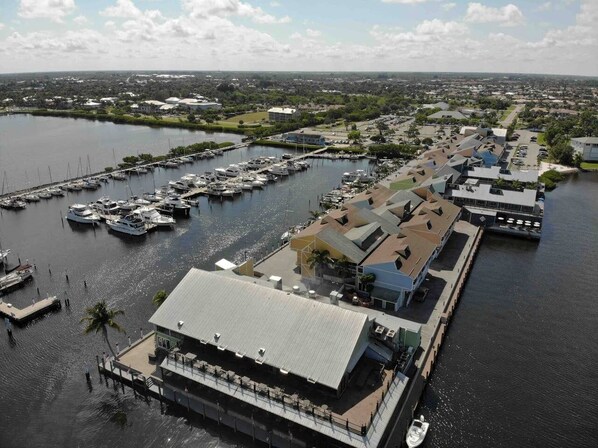 Marina - Newly Renovated - Modern Apartment - 1 of 4 (Punta Gorda)