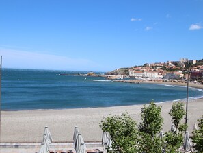 On the beach - Beautiful T3 sea-front apartment with terraces and garage (Banyuls-sur-Mer)