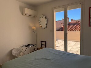 2 bedrooms - Beautiful T3 sea-front apartment with terraces and garage (Banyuls-sur-Mer)