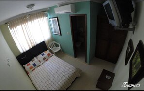 Habitació individual bàsica, no fumadors | Planxa i posts de planxar, wifi gratuïta i roba de llit 