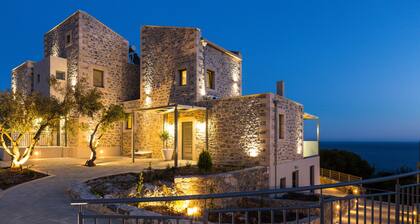 Villa mit herrlichem Meerblick, voller PrivatsphÀre und privatem Pool! 2 km vom Strand entfernt!