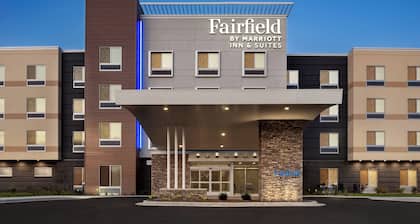 Fairfield Inn & Suites by Marriott Milwaukee West